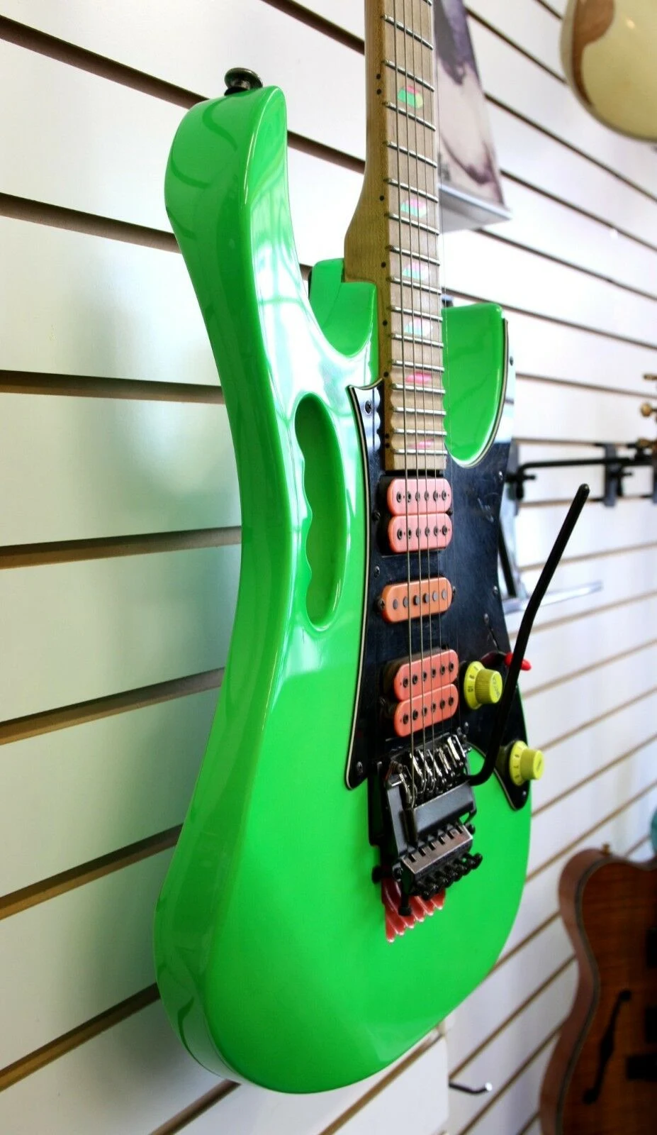 Green Jem #131 — archive photograph 3
