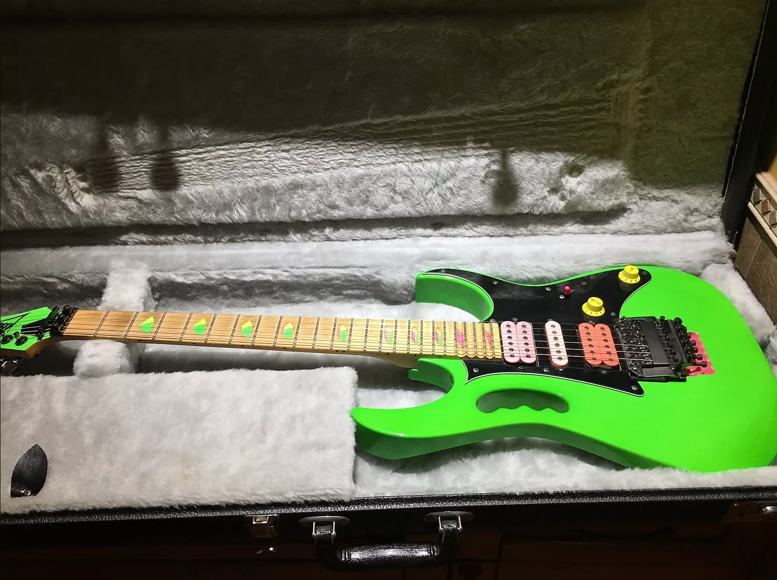 Green Jem #383 — archive photograph 3