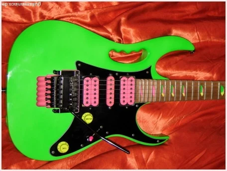 Green Jem #403 — archive photograph 2