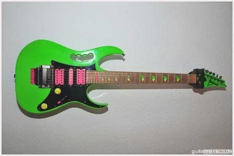 Green Jem #403 — archive photograph 4