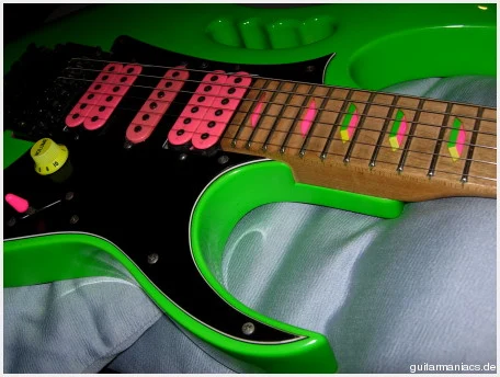 Green Jem #403 — archive photograph 6