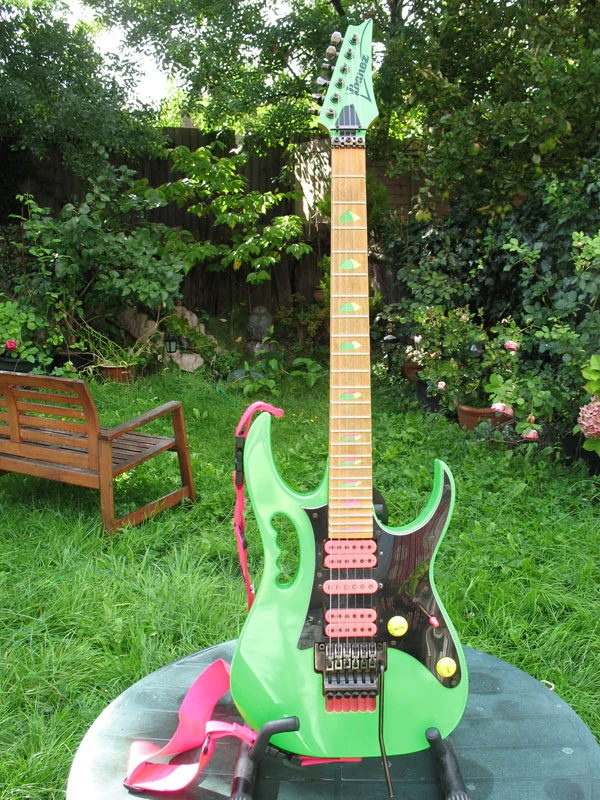 Green Jem #407 — archive photograph 2
