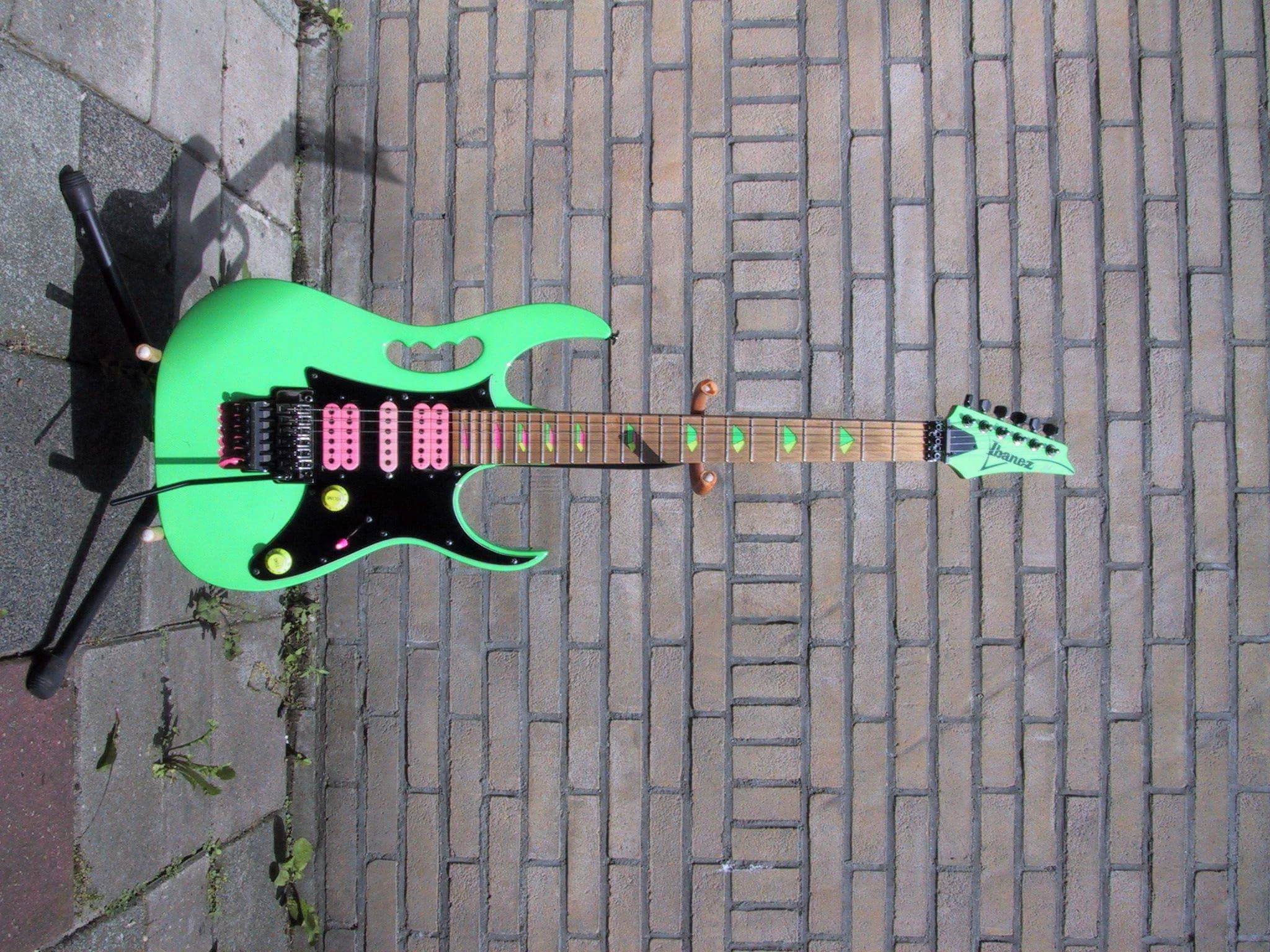 Green Jem #636 — archive photograph 3