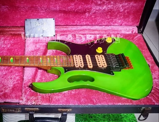 Green Jem #722 — archive photograph 1