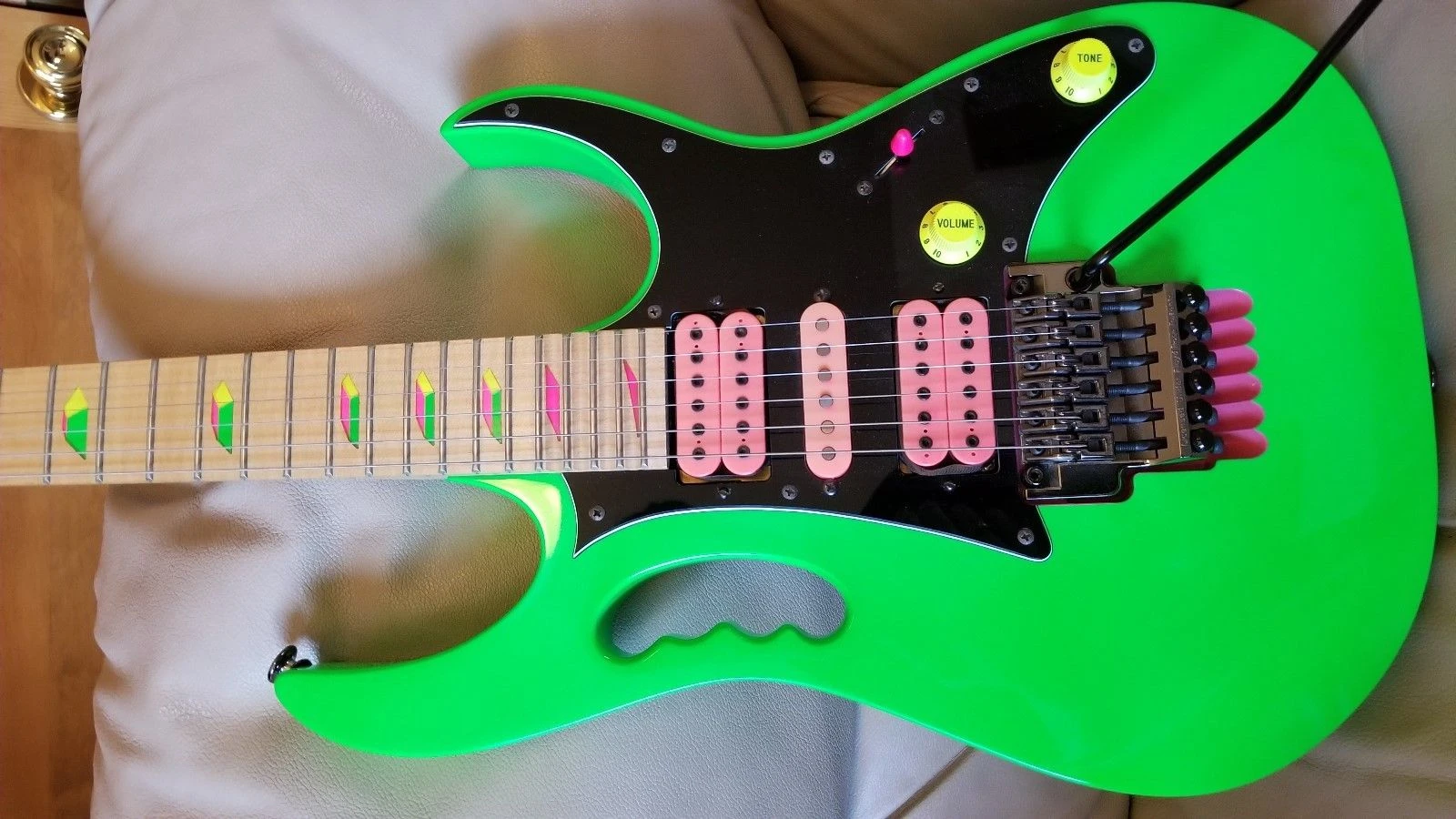 Green Jem #751 — archive photograph 3